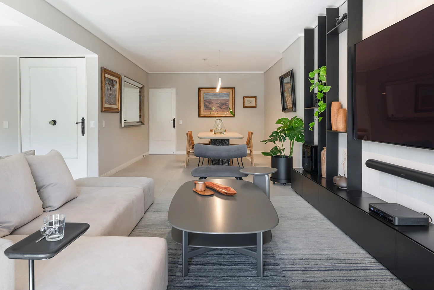 Arenales Apartment residential living and dining area with modern decor.